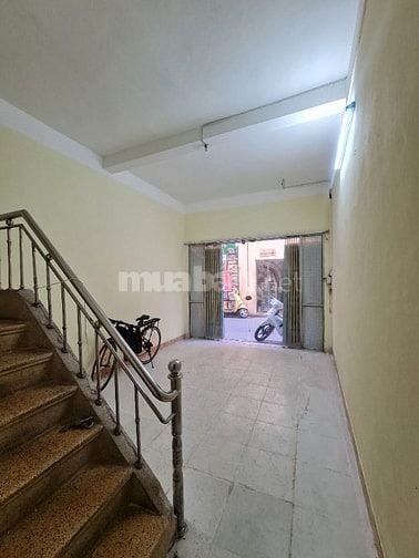 Nhà số 2 Thổ Quan cách Khâm Thiên 2 nhà KD sầm uất, chính chủ