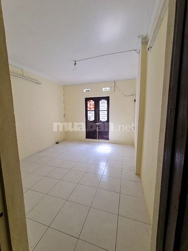 Nhà số 2 Thổ Quan cách Khâm Thiên 2 nhà KD sầm uất, chính chủ