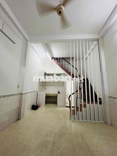 NHÀ SƠN MỚI NGUYÊN CĂN 4 TẦNG 3PN4WC 4,2x9m CMT8 Ở NGAY, KDOL, GĐ Ở,