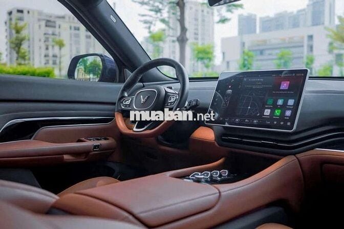 VinFast VF9 2025 Eco