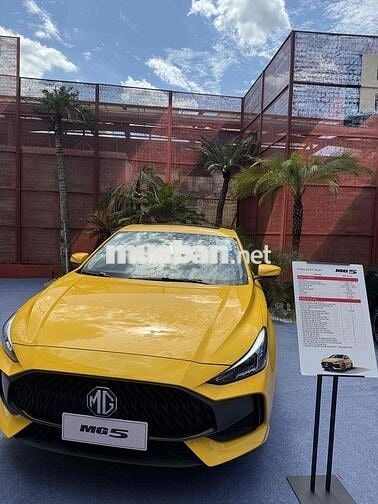MG MG5 2025 - 15 km