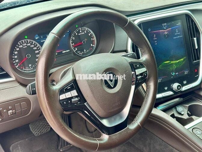 VinFast Lux A2.0 2022 A2.0 Tiêu chuẩn