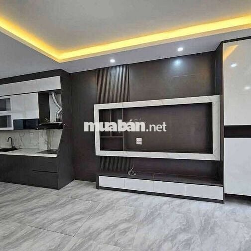 Nhỉnh 5 tỷ - Văn Tiến Dũng - 5 tầng 3 ngủ - sát phố - 1 nhà ô tô tránh