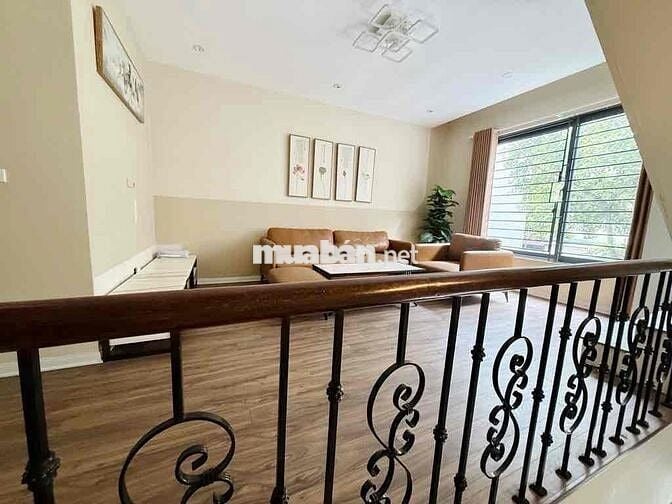 🌺🌺🌺BÁN NHÀ NGỌC LÂM PHỐ CỔ 4TẦNG NGÕ THÔNG VỚI PHỐ NGUYỄN VĂN CỪ - GAR
