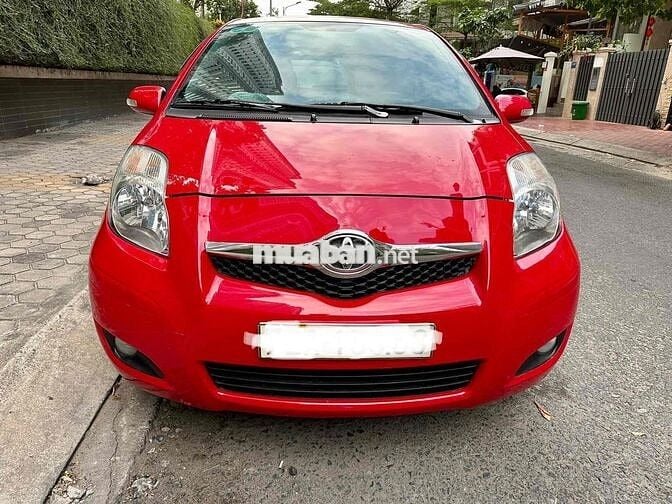 Toyota Yaris 2011 1.5 AT - 100000 km