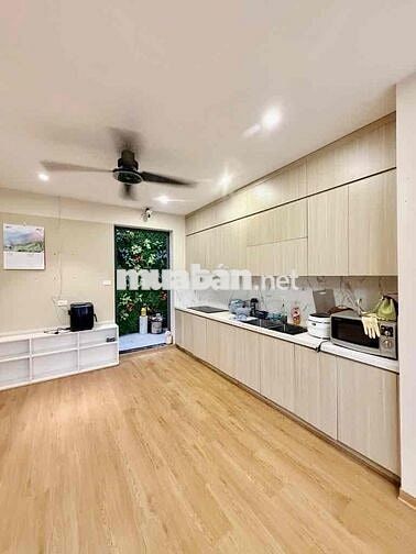 🌺🌺🌺BÁN NHÀ NGỌC LÂM PHỐ CỔ 4TẦNG NGÕ THÔNG VỚI PHỐ NGUYỄN VĂN CỪ - GAR