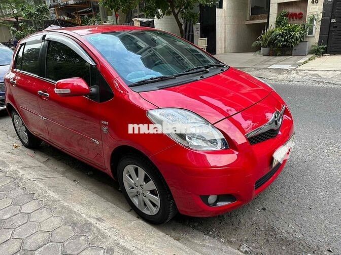 Toyota Yaris 2011 1.5 AT - 100000 km