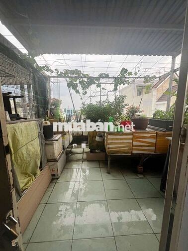 Nhà 3 lầu hẻm xe hơi gần chợ hạt điều ,P.Trung Mỹ Tây
