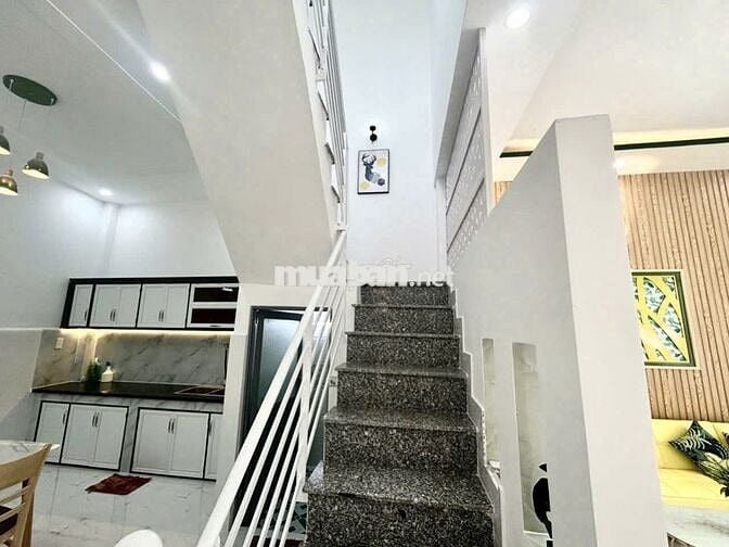 Bán căn nhà 1 trệt 1 lầu Mỹ Lộc Long An DT 4,5x12m SHR. Giá 1 tỷ 300