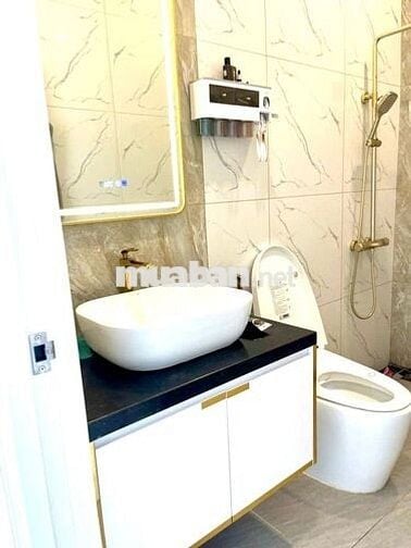 Bán nhà 3 Tầng 143m²,đương 2 xe hơi,gần chợ Dĩ An.LÔ GÓC