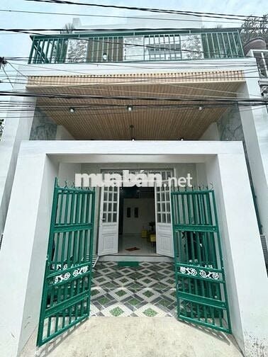 Bán căn nhà 1 trệt 1 lầu Mỹ Lộc Long An DT 4,5x12m SHR. Giá 1 tỷ 300