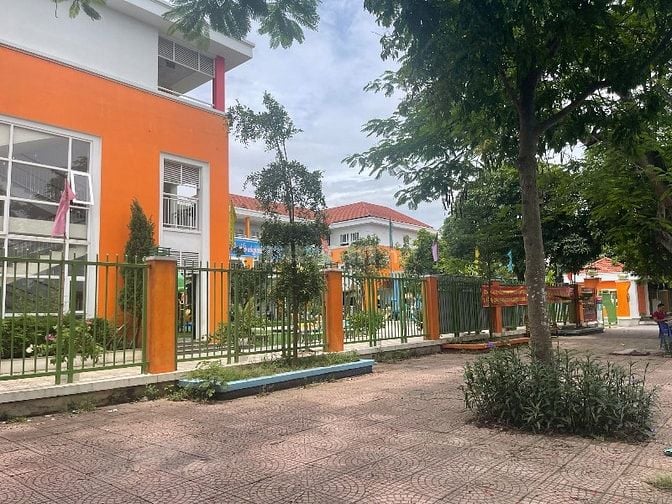 57m2 đất ngõ ô tô mặt tiền rộng sổ đỏ mới  thạch bàn long biên /