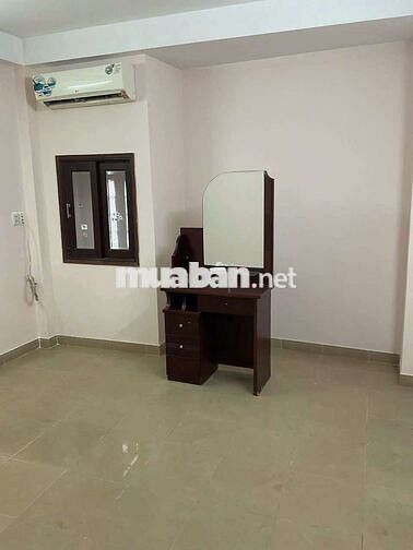Nhà 4 tầng, 5 phòng ngủ, hẻm xe hơi, cách mặt tiền 20m