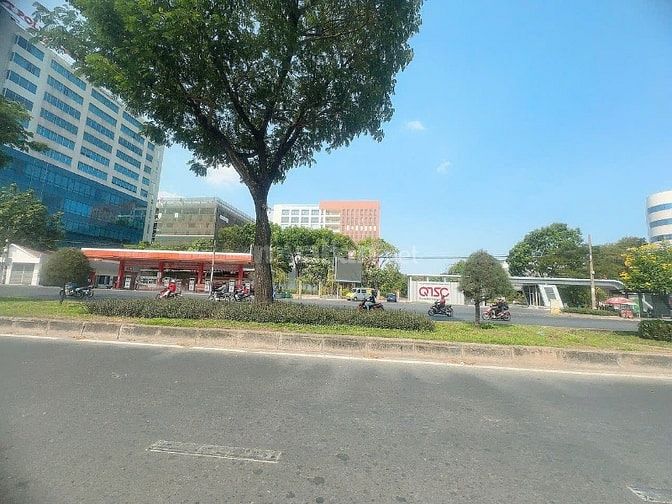 GẤP BÁN xưởng đường 16m QL1A 825m2 rộng 33m sát CVPM Quang Trung 33 tỷ