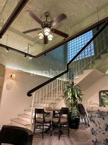 BIỆT THỰ MẶT TIỀN HOA PHƯỢNG, P.2, PHÚ NHUẬN - KINH DOANH TỰ DO