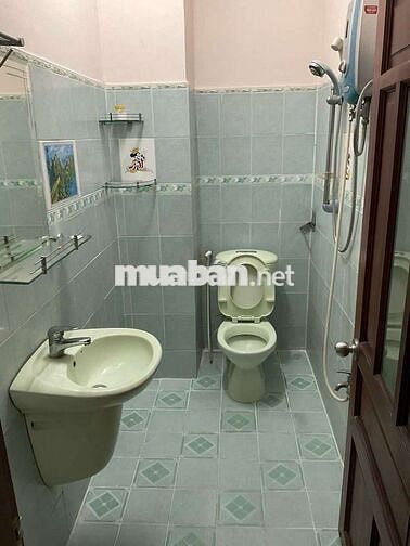 Nhà 4 tầng, 5 phòng ngủ, hẻm xe hơi, cách mặt tiền 20m