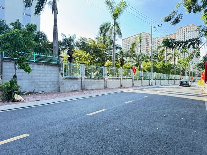 GẤP BÁN xưởng đường 16m QL1A 825m2 rộng 33m sát CVPM Quang Trung 33 tỷ
