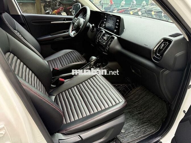 Kia sonet sx 2023 luxury Odo 2v km