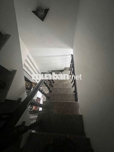 nhà SC .3 lầu ĐƯỢC GIỮ SỔ  CHÍNH hẻm xe tải .Thới An