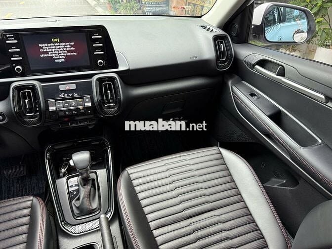 Kia sonet sx 2023 luxury Odo 2v km