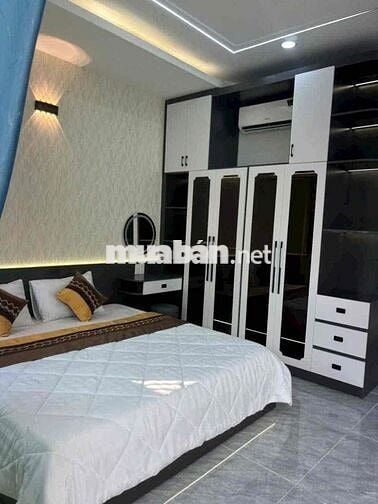 BÁN NHÀ PHỐ Q12 , CÓ THANG MÁY. NHÀ 3 LẦU 5 PN , DT:4,5*19