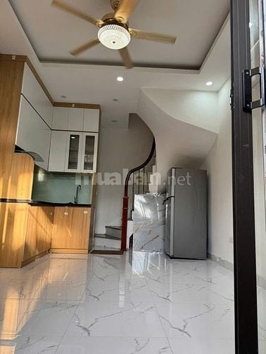 Bán nhà riêng ở ngay, 5 tầng 140 phố trung phụng đống đa, sổ đỏ 