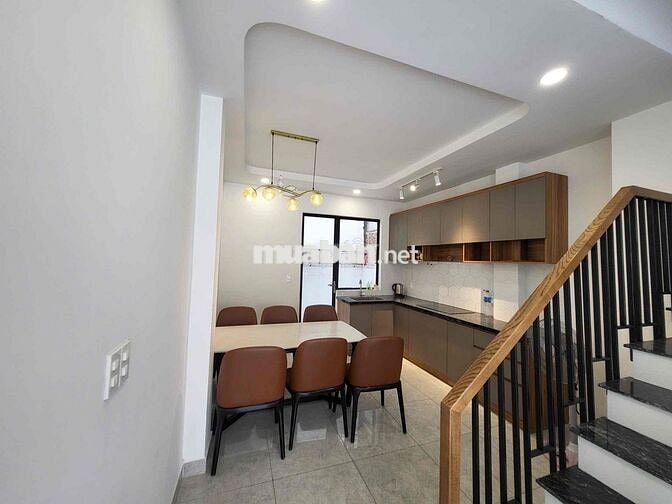 Nhà mới, có gara oto, SHR 70m2 sát mặt tiền Tô Ngọc Vân, DTSD 200m2