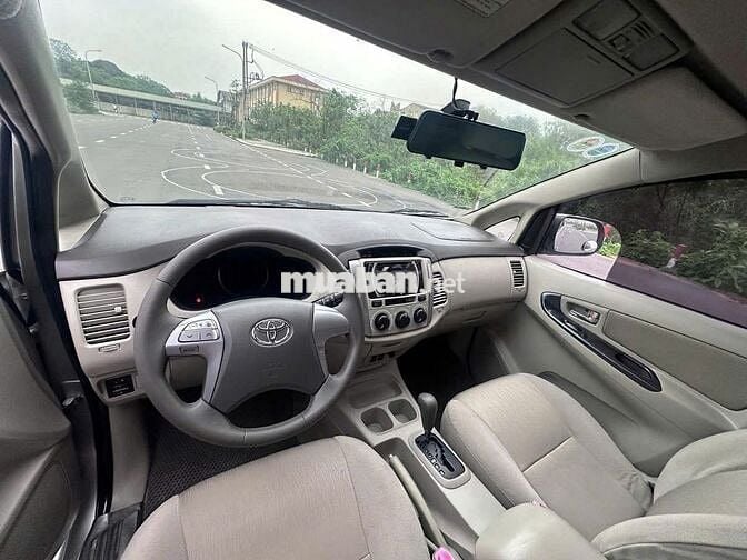 Toyota Innova 2015 2.0G - 80000 km