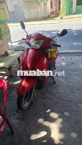 Xe nồi láp mới làm vợ đi không thay nhớt ra khói.