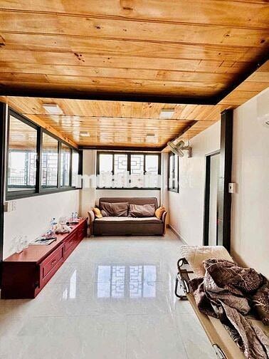 🏦 Penthouses cho thuê nup hẻm 1/ Phạm huy thông P17