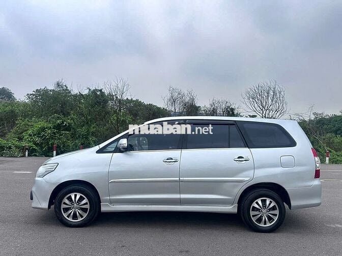 Toyota Innova 2015 2.0G - 80000 km