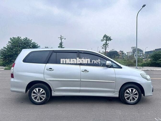 Toyota Innova 2015 2.0G - 80000 km