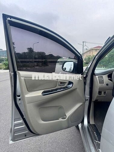 Toyota Innova 2015 2.0G - 80000 km