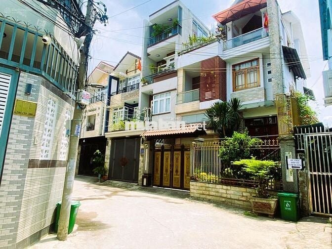 BÁN NHANH LÔ ĐẤT NGAY HỌC VIÊN TƯ PHÁP, OTO VÔ TẬN NHÀ, XÂY CAO, VUÔNG