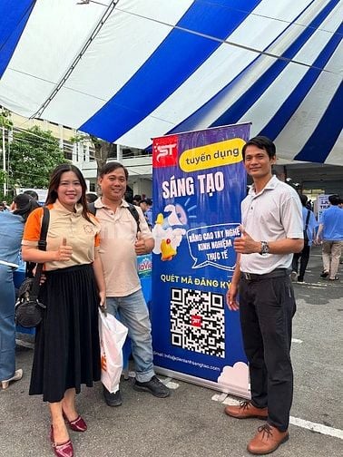 Truyền nghề sửa máy lạnh cho các em ở xa quê