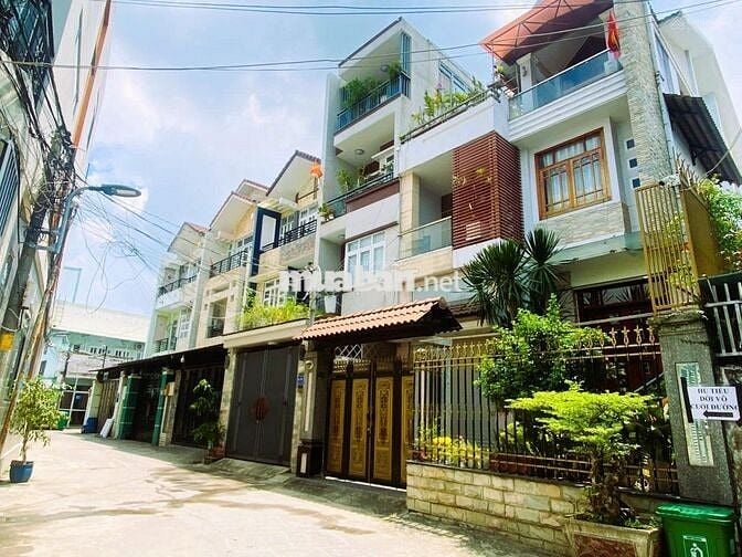 BÁN NHANH LÔ ĐẤT NGAY HỌC VIÊN TƯ PHÁP, OTO VÔ TẬN NHÀ, XÂY CAO, VUÔNG