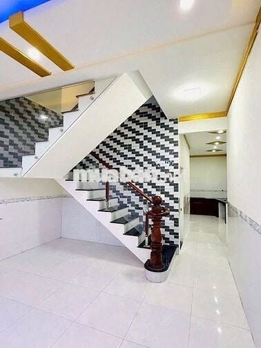 Bán căn nhà đẹp 1trệt 1lầu ở ngay trung tâm trảng bàng 1tỷ050 Sẵn Sổ