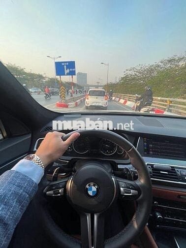 BMW 5 Series 2015 528i - 141000 km