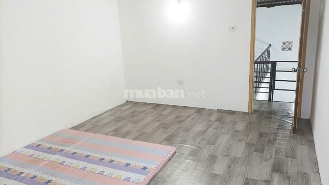 Cho thuê nhà riêng 2 tầng, có gác lửng tại Vương Thừa Vũ, Hà Nội