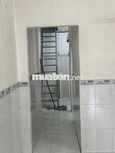 HẠ 200tr. GIÁ MỚI 2.4tỷ. NHÀ GÁC LỬNG ĐẸP Q12