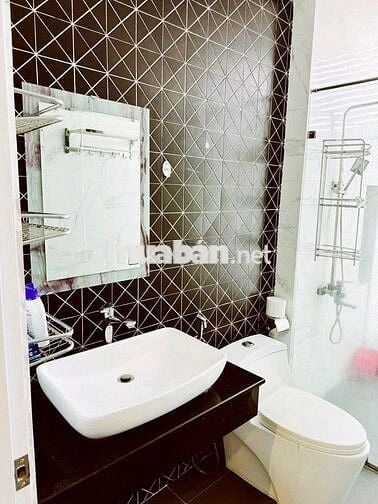 CHO THUÊ NHÀ Ở KINH DOANH 4 PN MẶT ĐƯỜNG CHÍNH KHU VCN PHƯỚC LONG