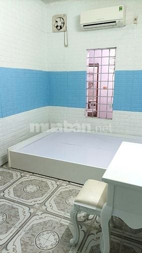 Cho thuê nhà riêng 2 tầng, có gác lửng tại Vương Thừa Vũ, Hà Nội
