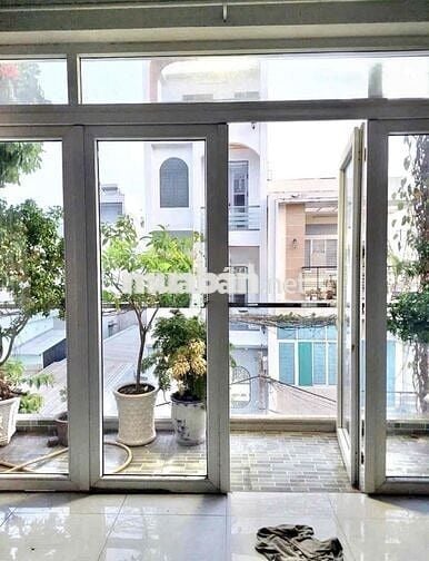 Nhà Đẹp(5x17m) Mã Lò 2Lầu+Sân Thượng 5PN 5VS Hẻm Xe Tải