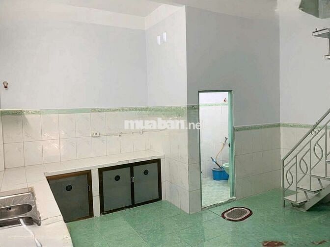 Nhà Kế Bên: Siêu Thị Aeon Tên Lửa. 5 x 15m ,1 Lầu