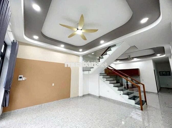 VỢ CHỒNG MÌNH BÁN GẤP CĂN NHÀ 1T1L , SHR , NGAY VÒNG XOAY AN LẠC .
