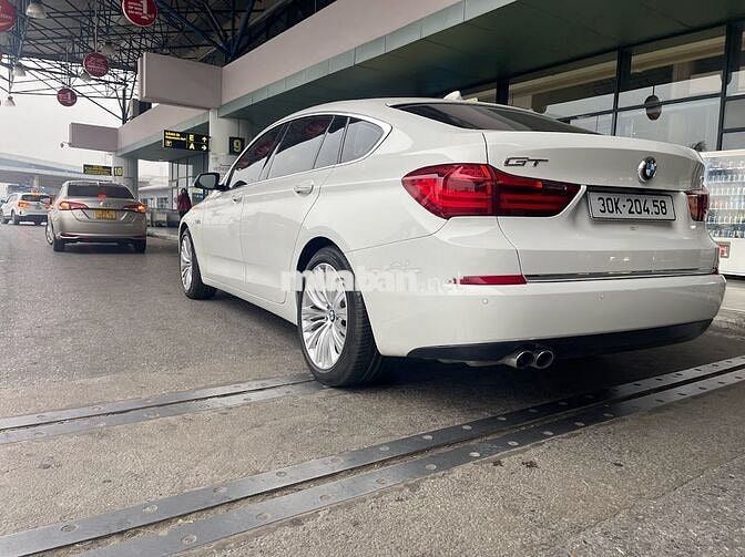 BMW 5 Series 2015 528i - 141000 km