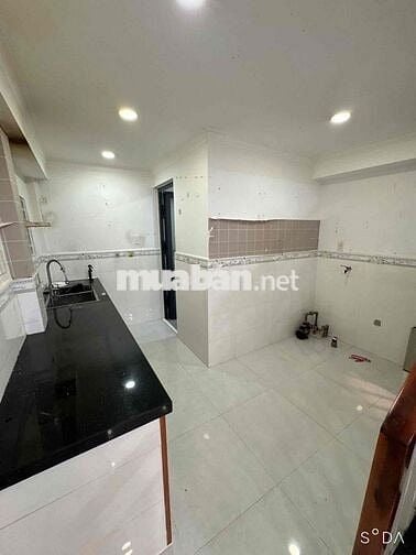 NHÀ MINH PHỤNG, QUẬN 11 , HẺM XE TẢI ĐẬU CỬA
