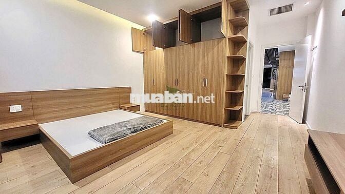 CHO THUÊ NHÀ KINH DOANH 3 PHÒNG NGỦ SIÊU RỘNG MẶT ĐƯỜNG LÊ HỒNG PHONG
