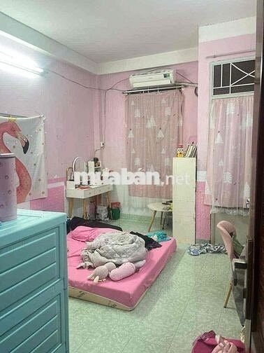 Nhà ngay trung tâm quận 11 tiện ích xung quanh đầy đủ