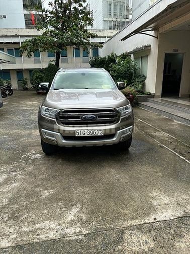 Xe ford everest titanium 2.2L 4x2